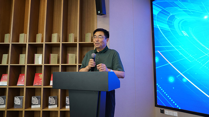 张新科书记出席江苏敏捷创新经济管理研究院换届大会暨“数智驱动创新”智库论坛